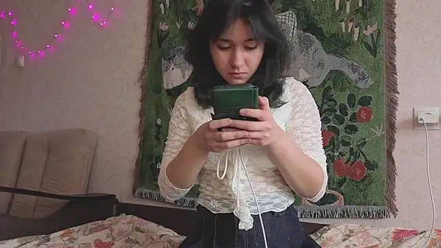 MiaLovelyOne online show from April 30, 6:20 am