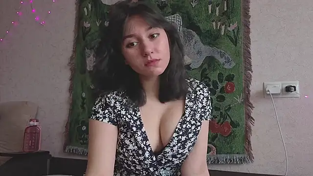 MiaLovelyOne online show from May 2, 7:57 am