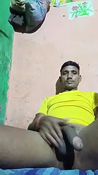 Snapshot of BiggerDickGuy chatting on November 6, 3:35 pm BiggerDickGuy online show from November 6, 3:35 pm