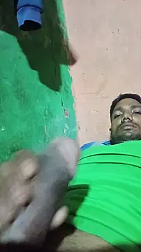 Snapshot of BiggerDickGuy chatting on November 17, 9:20 pm BiggerDickGuy online show from November 17, 9:20 pm