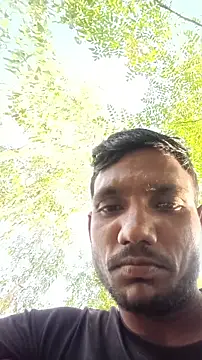 Snapshot of BiggerDickGuy chatting on November 18, 9:47 am BiggerDickGuy online show from November 18, 9:47 am