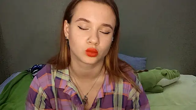 QuiveredFrown online show from October 17, 11:02 am