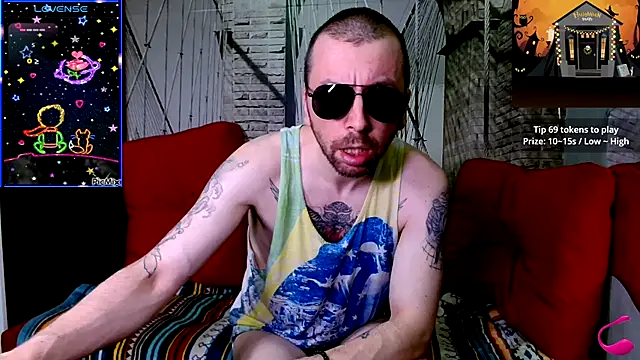 Snapshot of Markus_Rivas chatting on October 14, 10:32 pm Markus Rivas online show from October 14, 10:32 pm