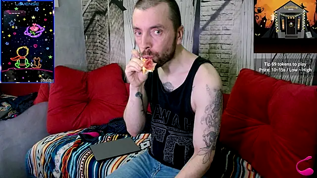 Snapshot of Markus_Rivas chatting on October 21, 9:48 pm Markus Rivas online show from October 21, 9:48 pm