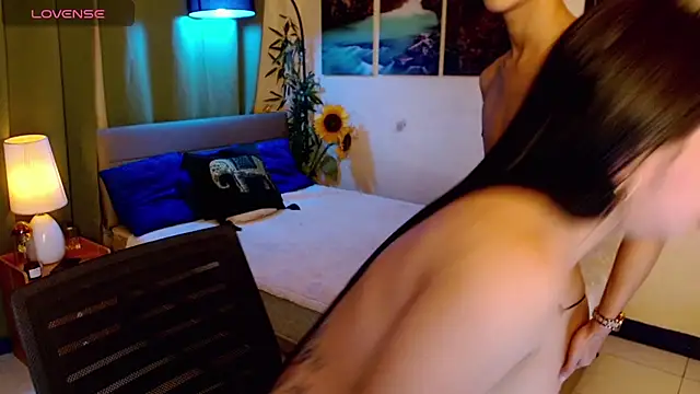 Snapshot of AsianCarl chatting on October 22, 5:19 am AsianCarl online show from October 22, 5:19 am