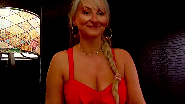 Snapshot of LeticiaReys chatting on November 29, 11:30 pm LeticiaReys online show from November 29, 11:30 pm