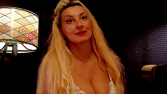 Snapshot of LeticiaReys chatting on January 14, 3:28 pm LeticiaReys online show from January 14, 3:28 pm