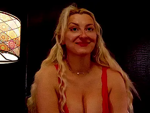 Snapshot of LeticiaReys chatting on February 2, 6:28 pm LeticiaReys online show from February 2, 6:28 pm