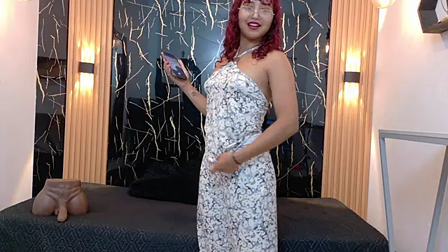 Snapshot of SamanthaFox_8 chatting on July 1, 11:12 am SamanthaFox 8 online show from July 1, 11:12 am