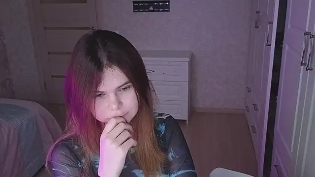 Snapshot of EricaThompson chatting on October 30, 12:39 pm EricaThompson online show from October 30, 12:39 pm