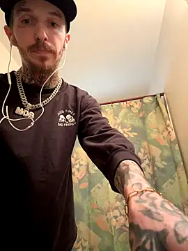 Snapshot of daddysway123 chatting on November 1, 7:38 pm daddysway123 online show from November 1, 7:38 pm