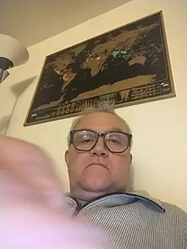 Snapshot of macdut67 chatting on April 3, 10:19 pm macdut67 online show from April 3, 10:19 pm