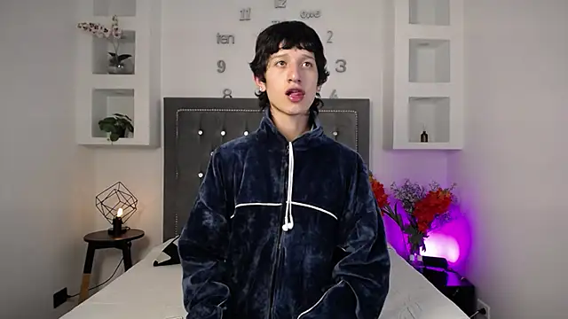 Emo Boy  online show from December 5, 3:48 am