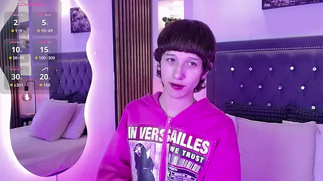 Emo Boy  online show from April 26, 8:39 pm