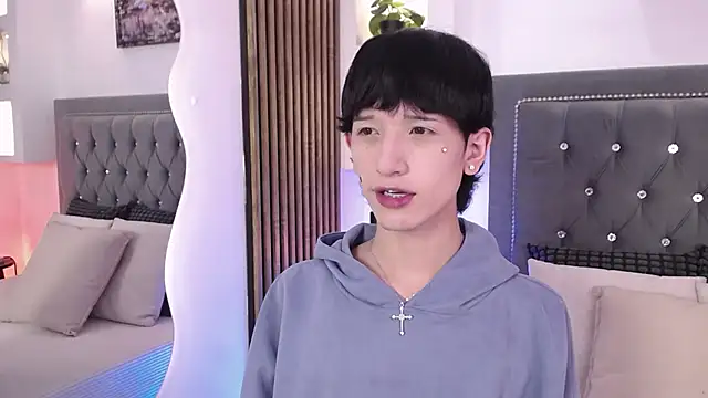 Emo Boy  online show from June 7, 8:23 pm