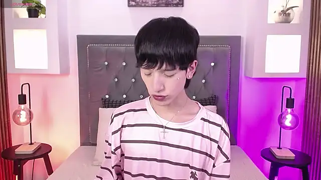 Emo Boy  online show from June 14, 8:22 pm