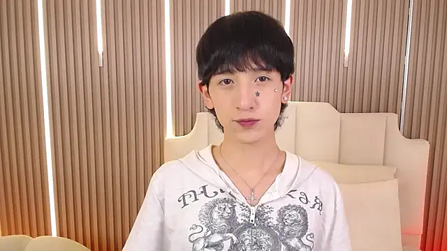 Snapshot of Emo_Boy_ chatting on June 16, 8:33 pm Emo Boy online show from June 16, 8:33 pm