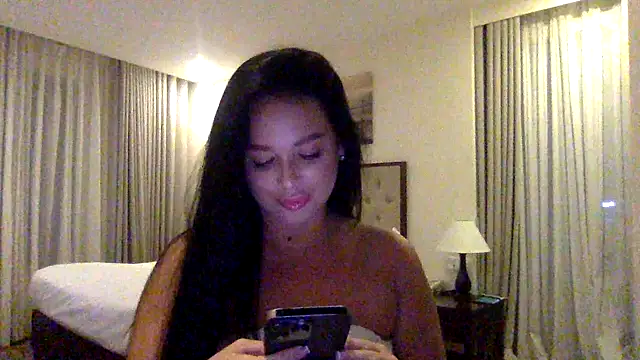 Snapshot of Fayronna chatting on February 6, 2:53 pm Fayronna online show from February 6, 2:53 pm