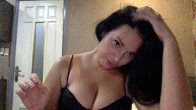 Snapshot of Fayronna chatting on March 8, 6:34 pm Fayronna online show from March 8, 6:34 pm