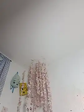 Emilycollei online show from July 3, 9:05 am
