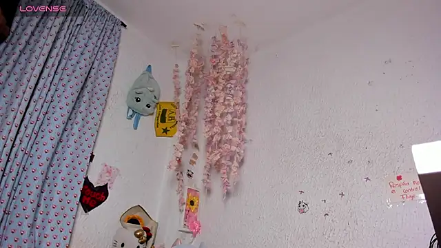 Emilycollei online show from July 19, 6:39 am