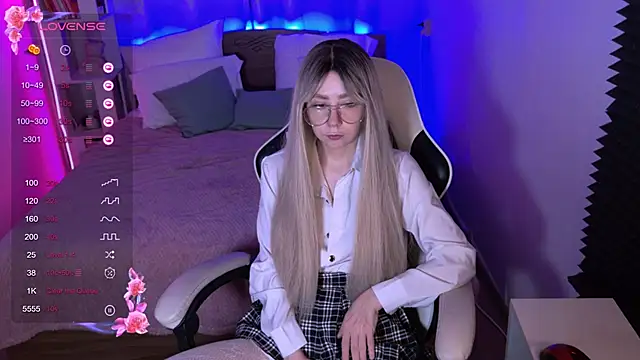 Snapshot of sofiisun chatting on November 13, 2:10 am sofiisun online show from November 13, 2:10 am