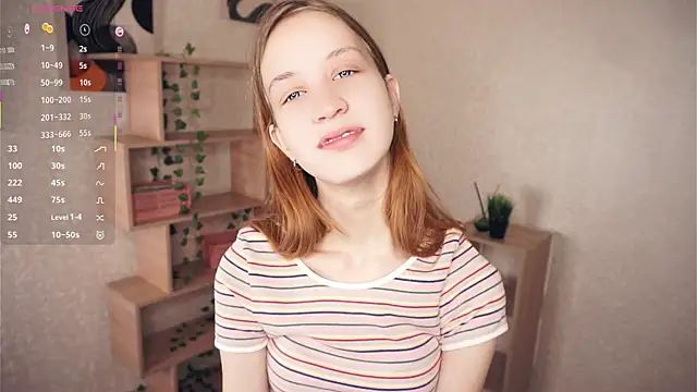 Snapshot of IveyColley chatting on November 9, 7:39 am IveyColley online show from November 9, 7:39 am