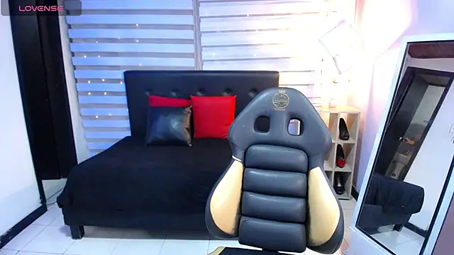 Kendall rossii  online show from October 28, 3:10 am