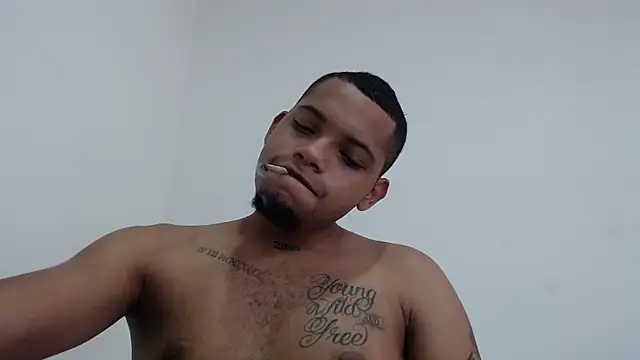 Snapshot of drako_monster chatting on October 31, 5:25 pm drako monster online show from October 31, 5:25 pm