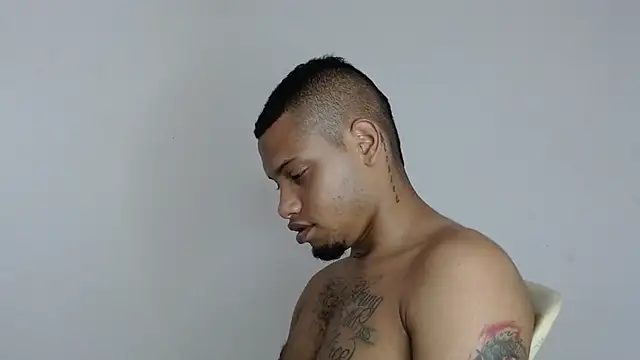 Snapshot of drako_monster chatting on December 13, 9:09 pm drako monster online show from December 13, 9:09 pm