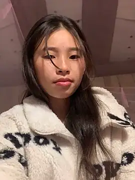 Han-han123 online show from November 23, 10:20 pm