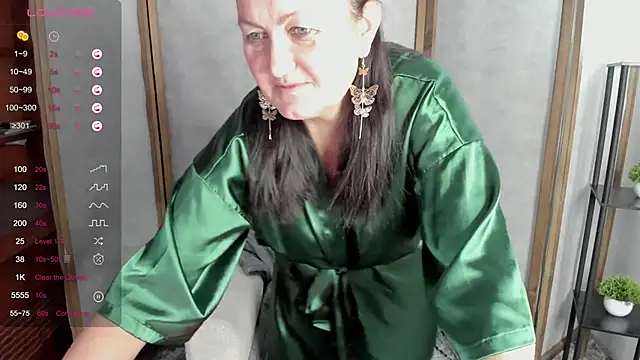 hottyannaa online show from November 13, 2:54 am