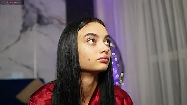 RachelRavee online show from December 3, 5:04 am