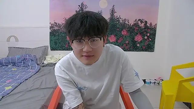 KK-cuteboy online show from May 4, 1:07 pm
