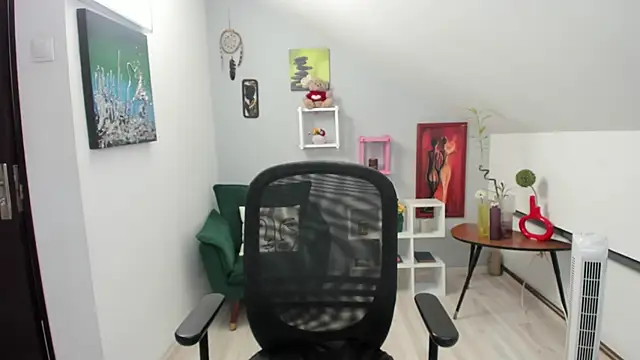 BettyJamess online show from October 17, 7:27 pm