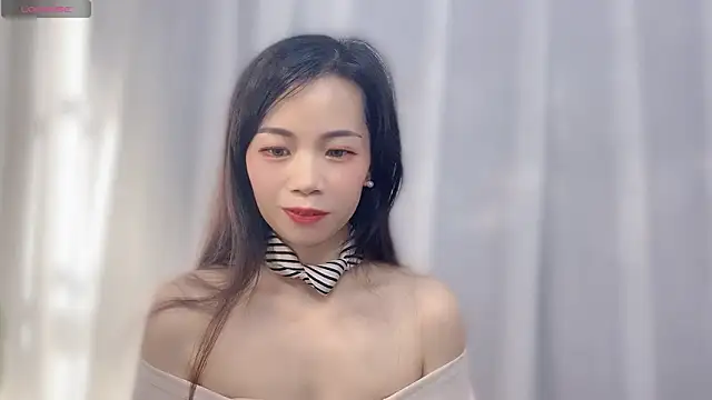 Snapshot of Lynnalltop-165-KeKe chatting on December 14, 2:39 am Lynnalltop-165-KeKe online show from December 14, 2:39 am