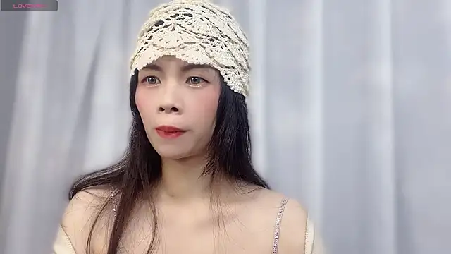 Snapshot of Lynnalltop-165-KeKe chatting on December 15, 1:04 pm Lynnalltop-165-KeKe online show from December 15, 1:04 pm