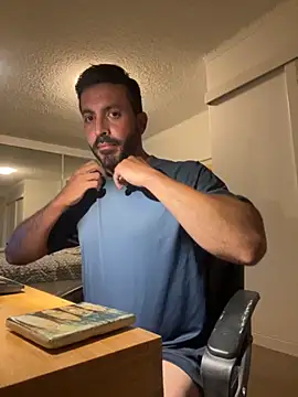 Snapshot of DrDreAu chatting on December 2, 8:30 am DrDreAu online show from December 2, 8:30 am