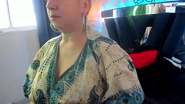 pamela velazco online show from November 14, 1:32 pm