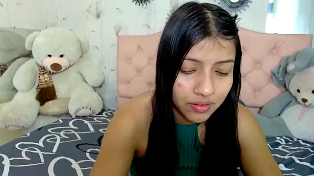 zara cute online show from February 4, 12:00 pm