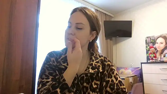 MeadowEyes online show from February 14, 8:44 am