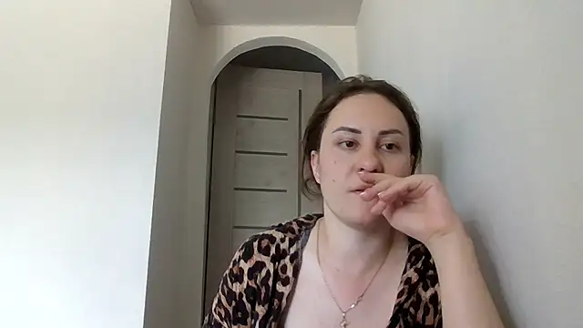 MeadowEyes online show from July 14, 12:00 pm