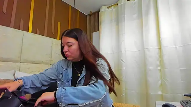 AmbarGills online show from February 28, 1:01 pm