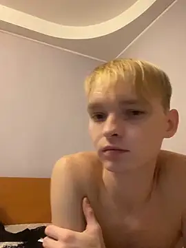 Snapshot of Dabi_002 chatting on October 26, 8:37 pm Dabi 002 online show from October 26, 8:37 pm