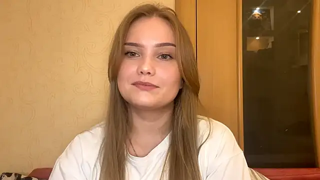 Snapshot of WillowSturiaIe chatting on October 17, 9:23 am WillowSturiaIe online show from October 17, 9:23 am