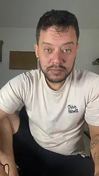 Snapshot of thepicis chatting on November 19, 12:21 am thepicis online show from November 19, 12:21 am