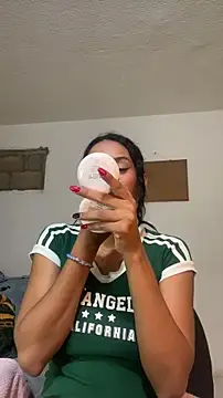 Snapshot of thepicis chatting on December 3, 12:51 am thepicis online show from December 3, 12:51 am