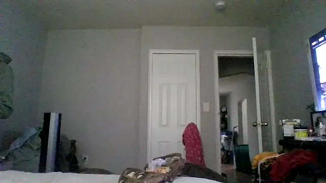 Snapshot of dezzidavill chatting on May 6, 8:36 pm dezzidavill online show from May 6, 8:36 pm