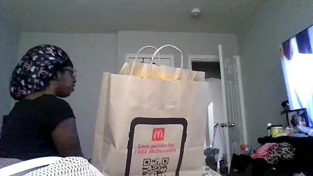 Snapshot of dezzidavill chatting on May 11, 3:18 pm dezzidavill online show from May 11, 3:18 pm