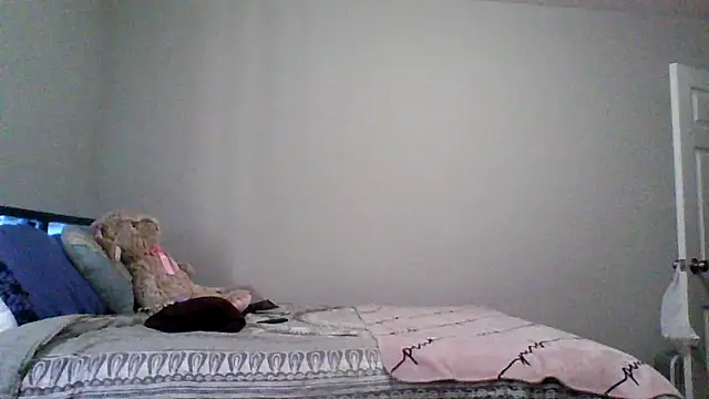 Snapshot of dezzidavill chatting on May 15, 2:35 pm dezzidavill online show from May 15, 2:35 pm
